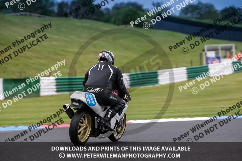 Vintage motorcycle club;eventdigitalimages;mallory park;mallory park trackday photographs;no limits trackdays;peter wileman photography;trackday digital images;trackday photos;vmcc festival 1000 bikes photographs
